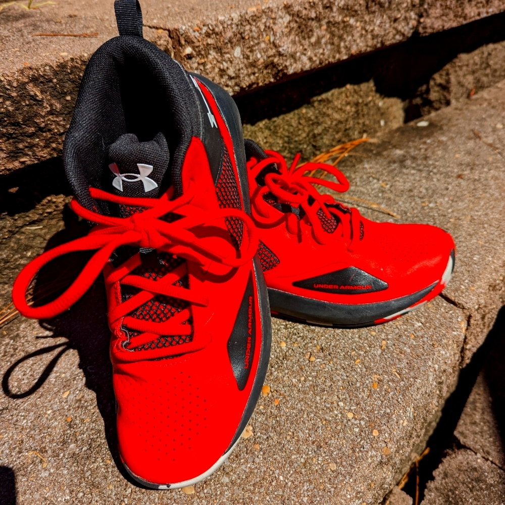 Under Armour Boys Shoes